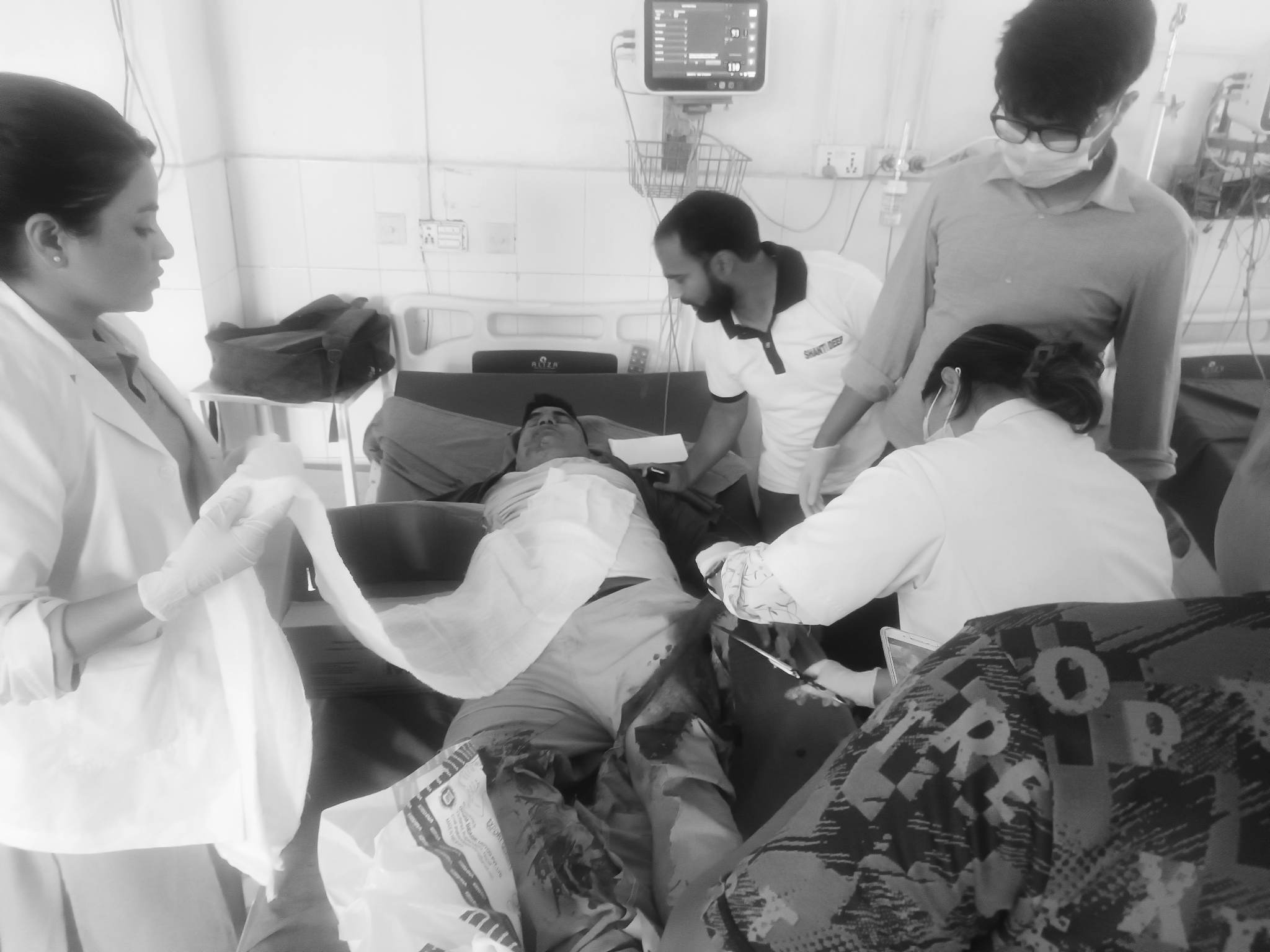 कपुरकोट बाटा तुलसीपु आउदै गरेको जीप दुर्घटना, ५ जना घाईते