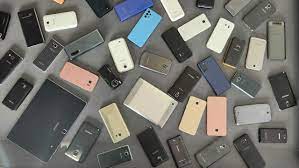 कक्षा १२ को परीक्षार्थिबाट दुईसय मोवाईल प्रहरीको नियन्त्रणमा