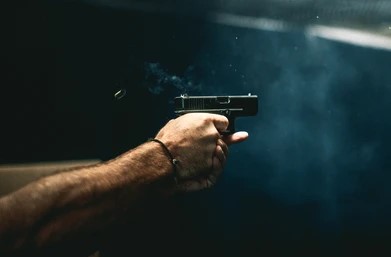 शिक्षकले गरे छात्रामाथि गोली प्रहार