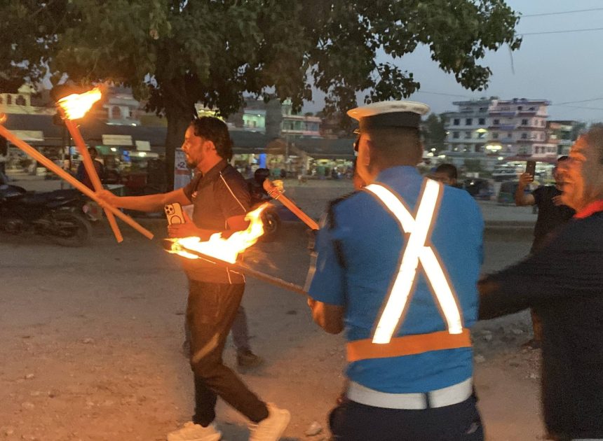 तुलसीपुरमा बालेन शाहको अभिव्यक्तिविरुद्ध माओवादीद्वारा राँके जुलुस
