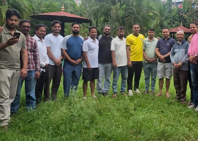 तुलसीपुरका मोबाइल व्यवसायीको बाढीपीडितलाई सहयोग, राहत कोषमा ८७ हजार ५५९ रुपैयाँ