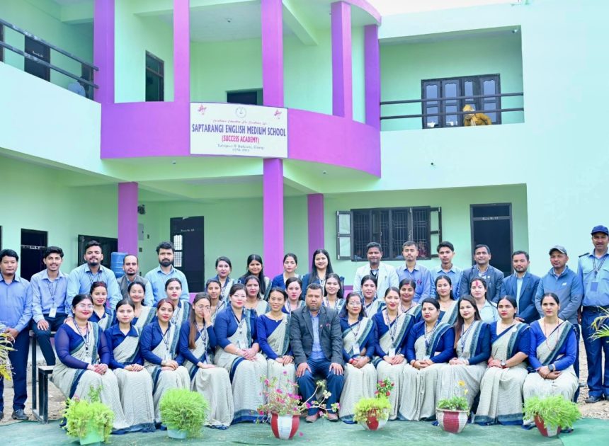 भोटेकोशी बाढीपीडितको पीडामा ‘सक्सेस एकाडेमी’को सहारा, एक दिनको तलब सहयोग