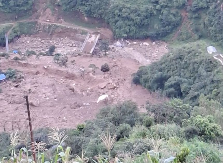 थबाङ बोटलबारामा पहिरोले ६ घर पुरेयो: ५ को शव भेटियो, उद्धारमा भौगोलिक विकटता बाधक