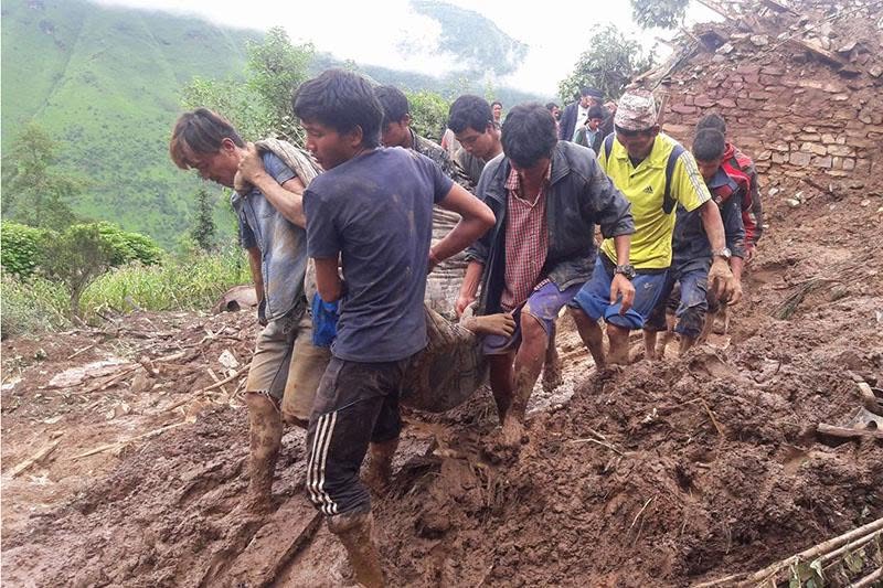 बागलुङमा पहिरोले घर पुरिँदा एकै परिवारका ४ जनाको मृत्यु